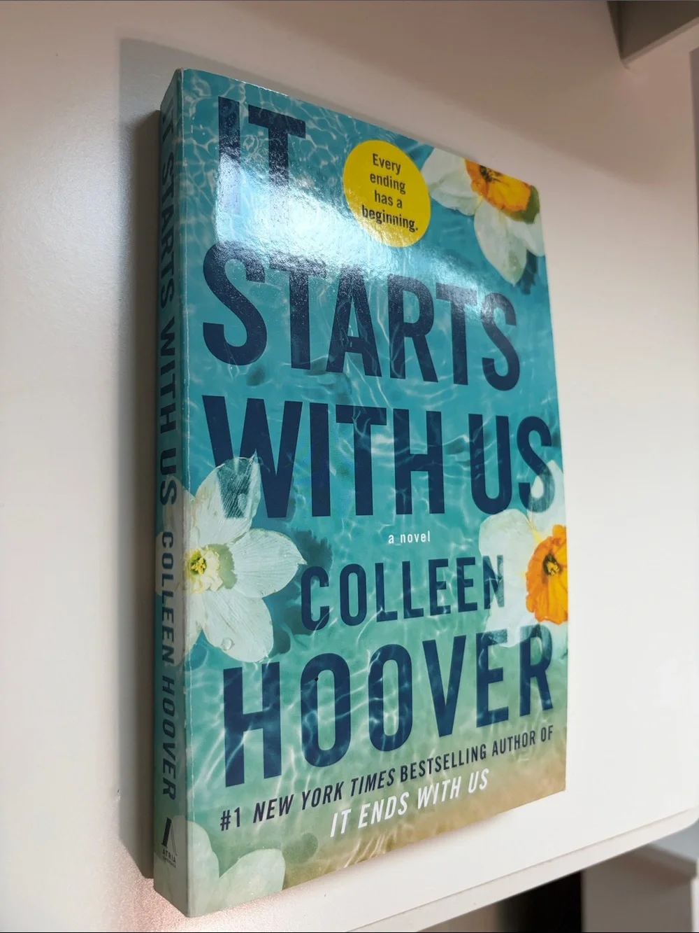 'It Starts With Us' - Colleen Hoover - Picture 3 of 4